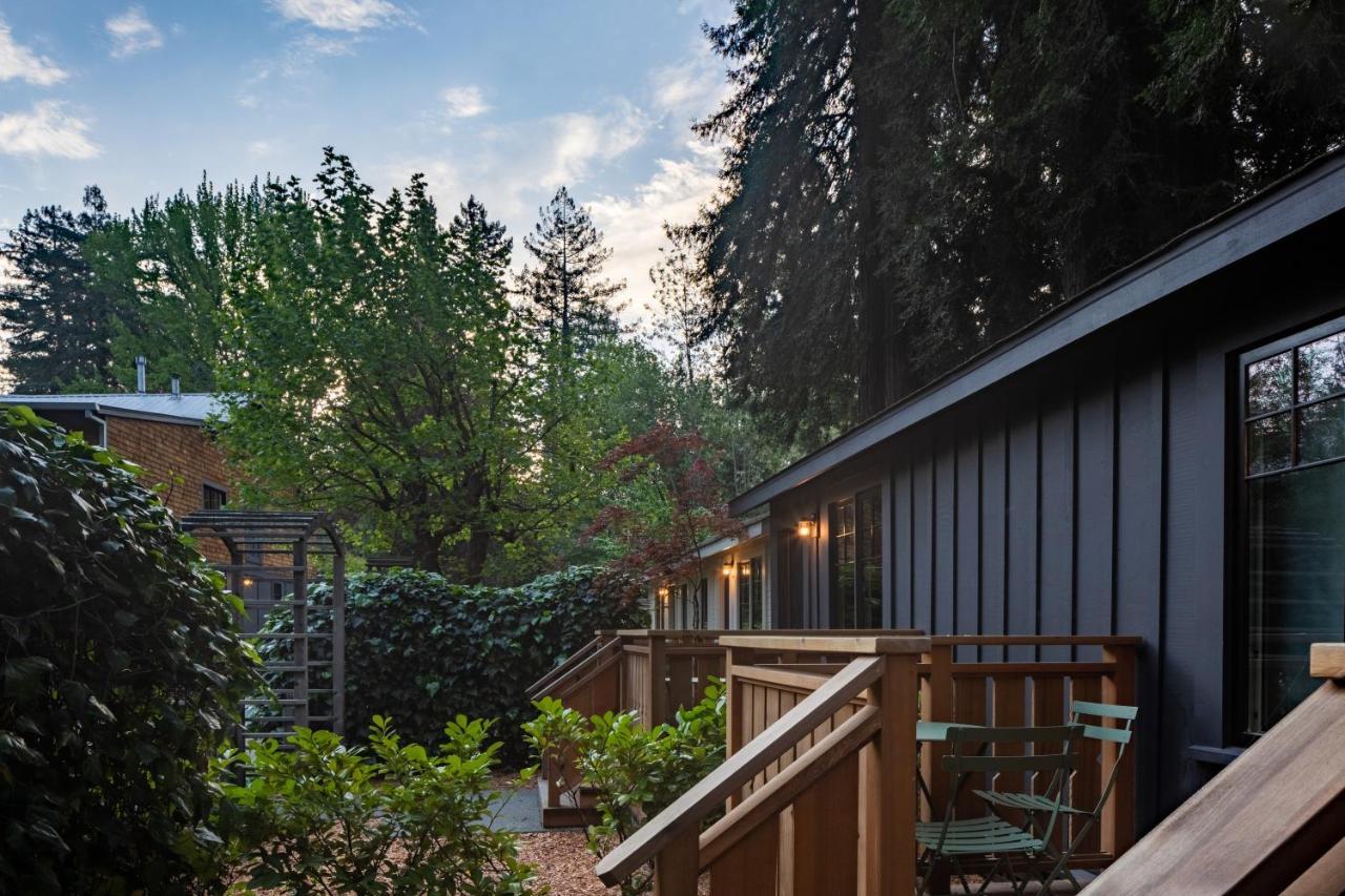 Отель Dawn Ranch Герневилл Экстерьер фото